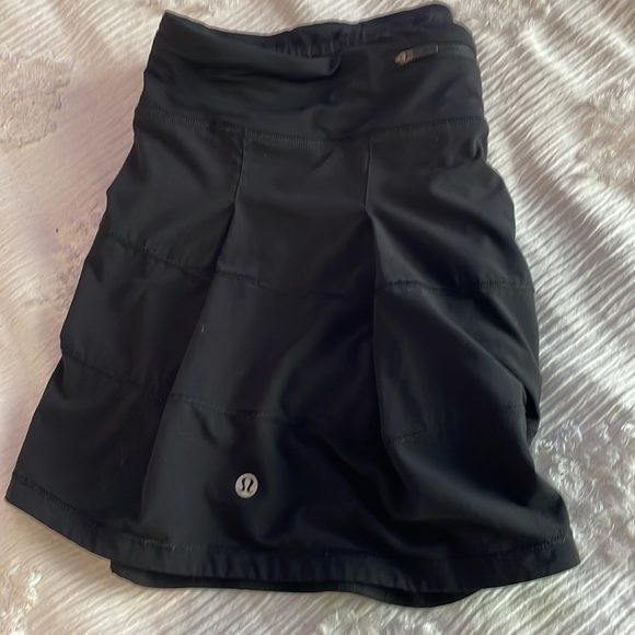 Lululemon pace rival skirt size 12 - Picture 4 of 4